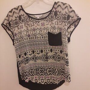 Charming Charlie Mt Black/White/Pink Sleeveless Top w/Scoop Neckline & Pocket